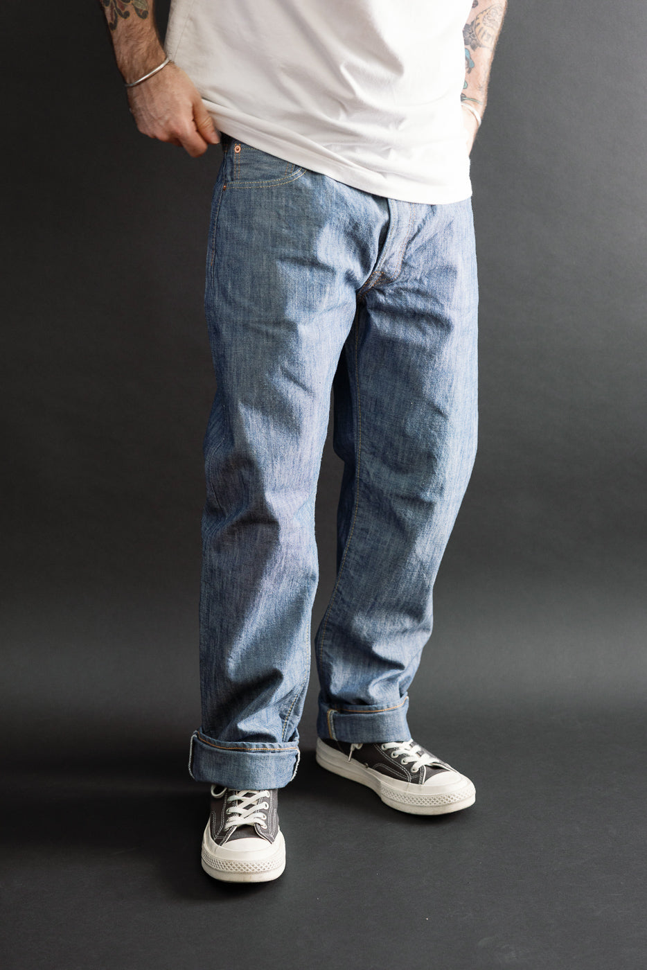 Full body front view of a male model, 5'9