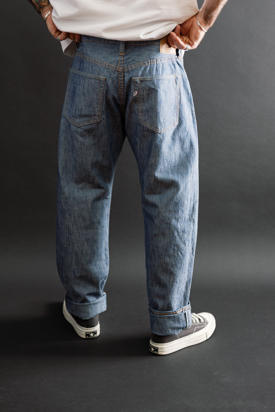 Back view of a 5'9