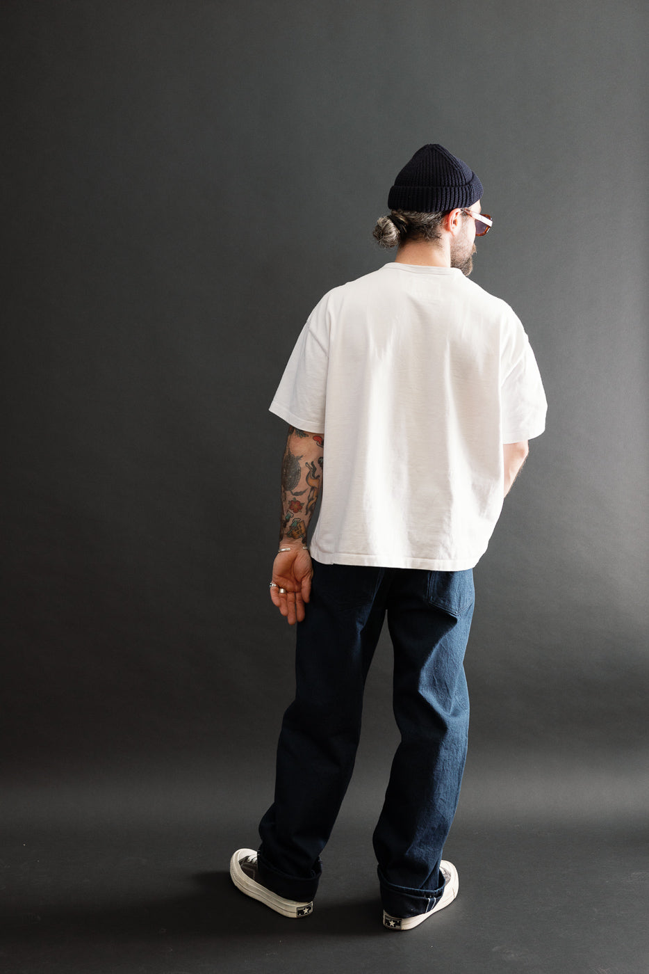 Full body back view: male model, 5'9