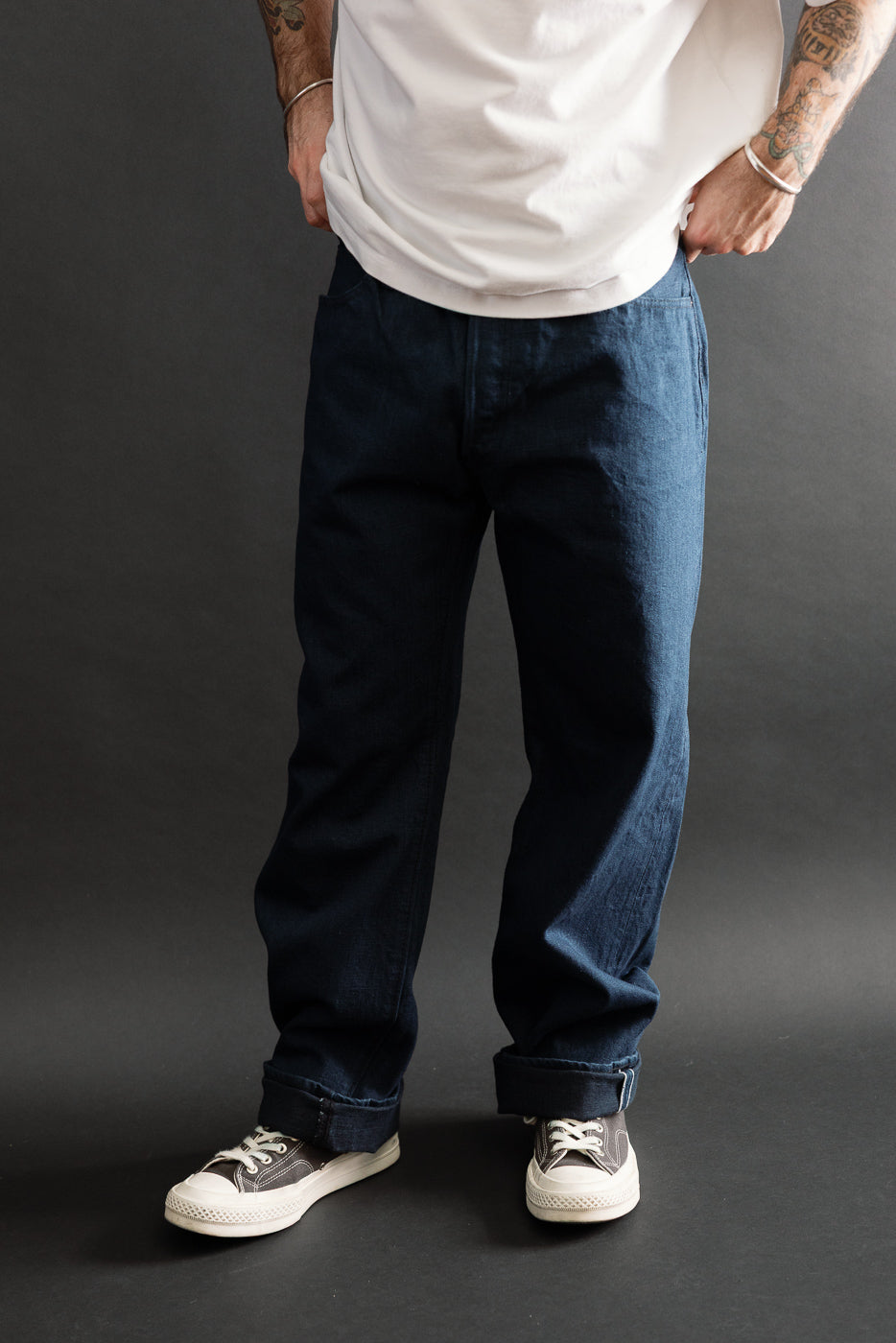 Full body front view of a male model, 5'9