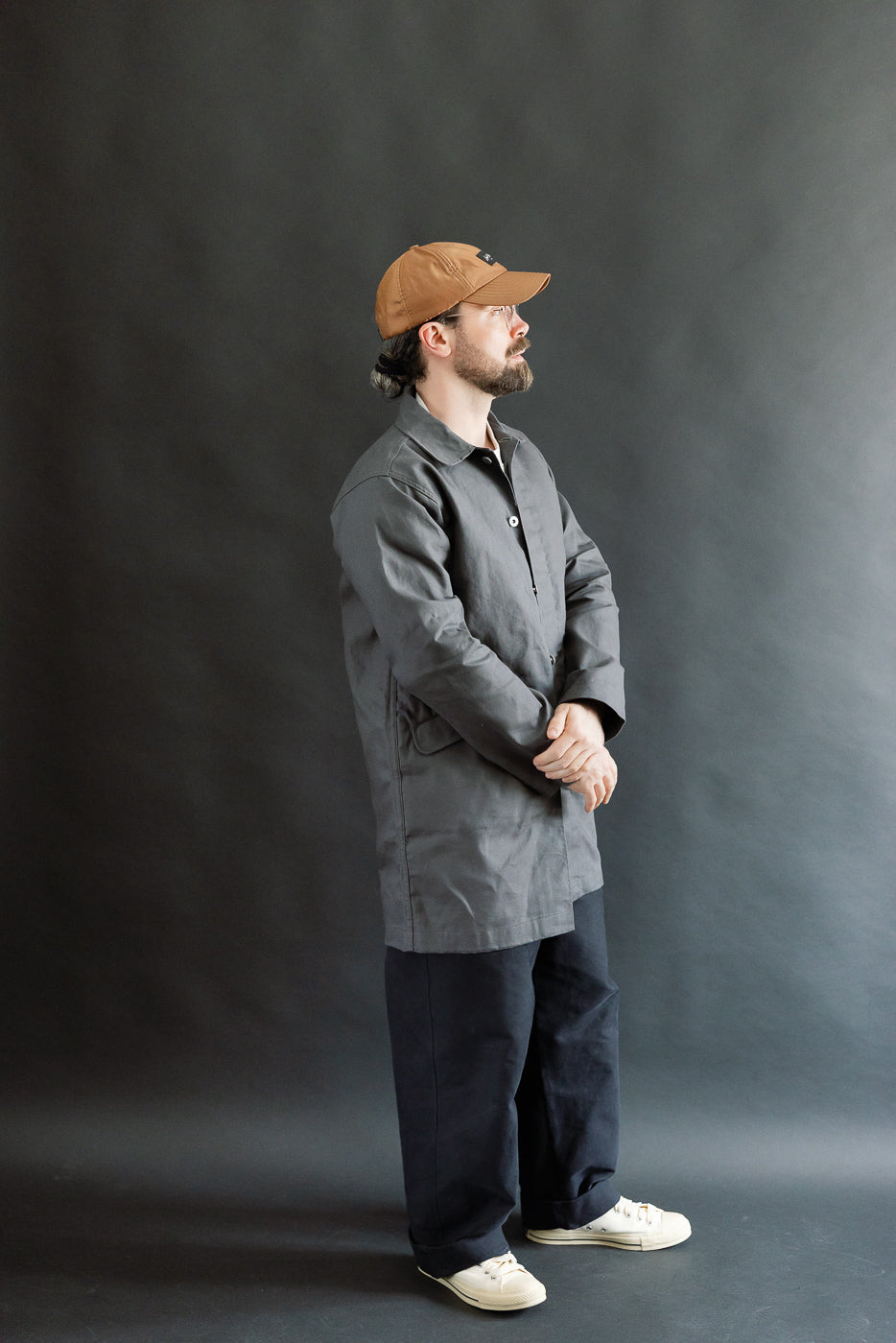 Full body side view of male model 5'9