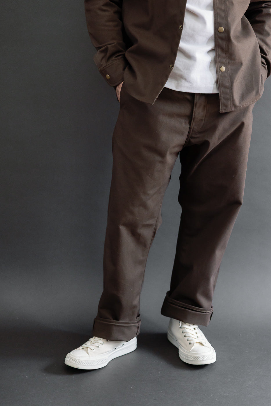Full body front view of a male model (5'9