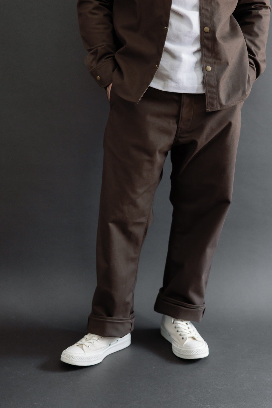 Full body front view of male model (5'9