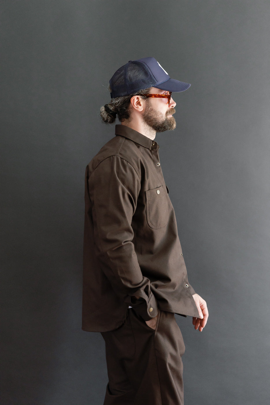 Side view of male model (5'9