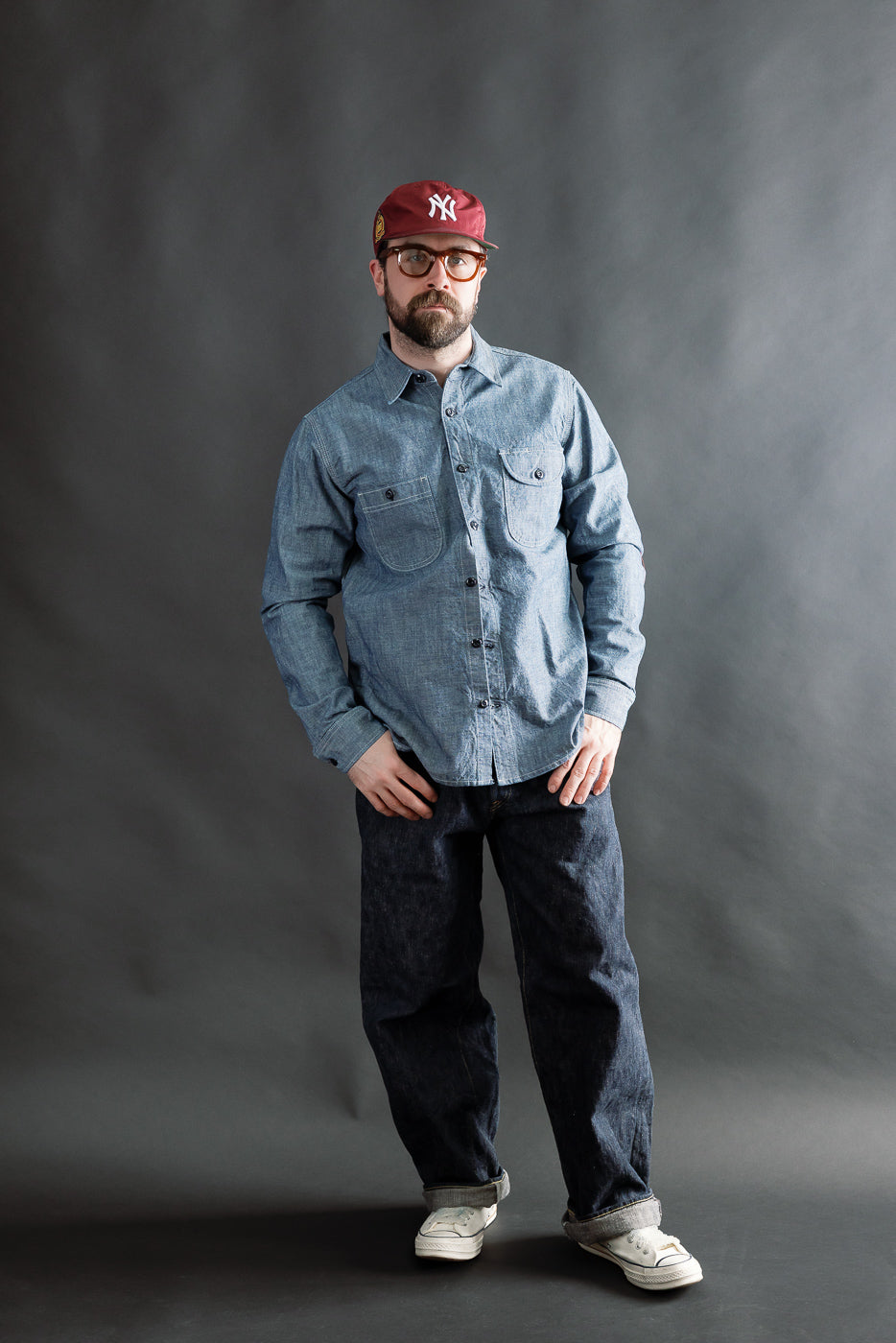 Full body front view of male model, 5'9