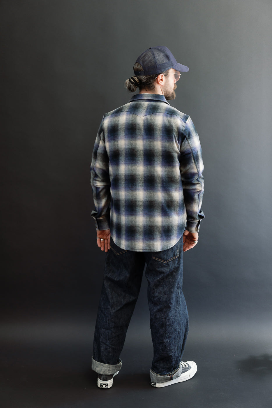 Full body back view of a male model, 5'9