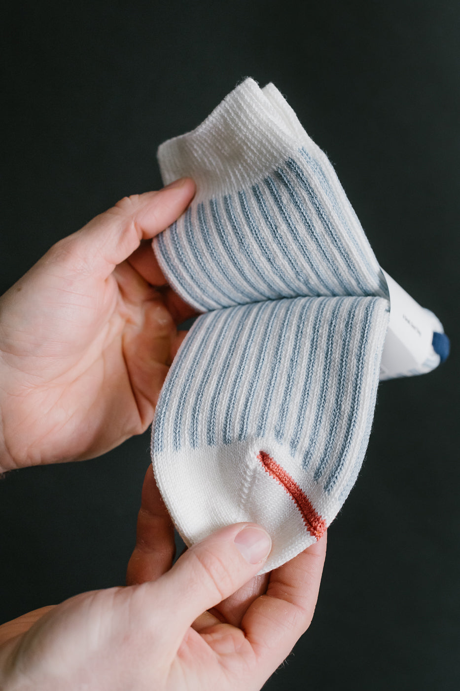 R1586 - Vertical Stripe Sock - White, Light Blue
