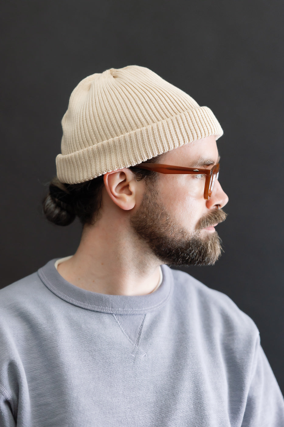 Side view close-up of male model, 5'9