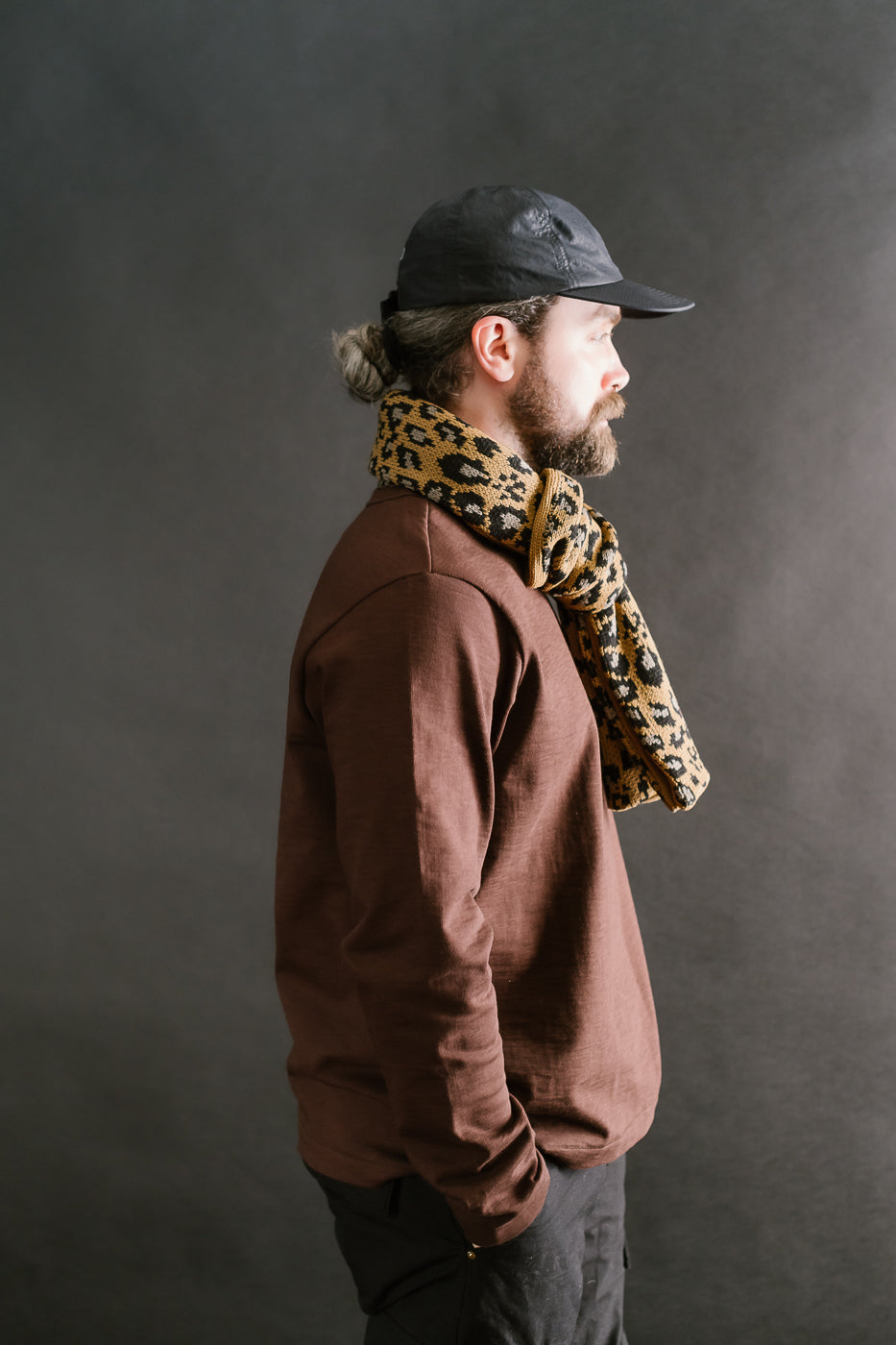 R5076 - Reversible Leopard Chunky Muffler Scarf - Beige