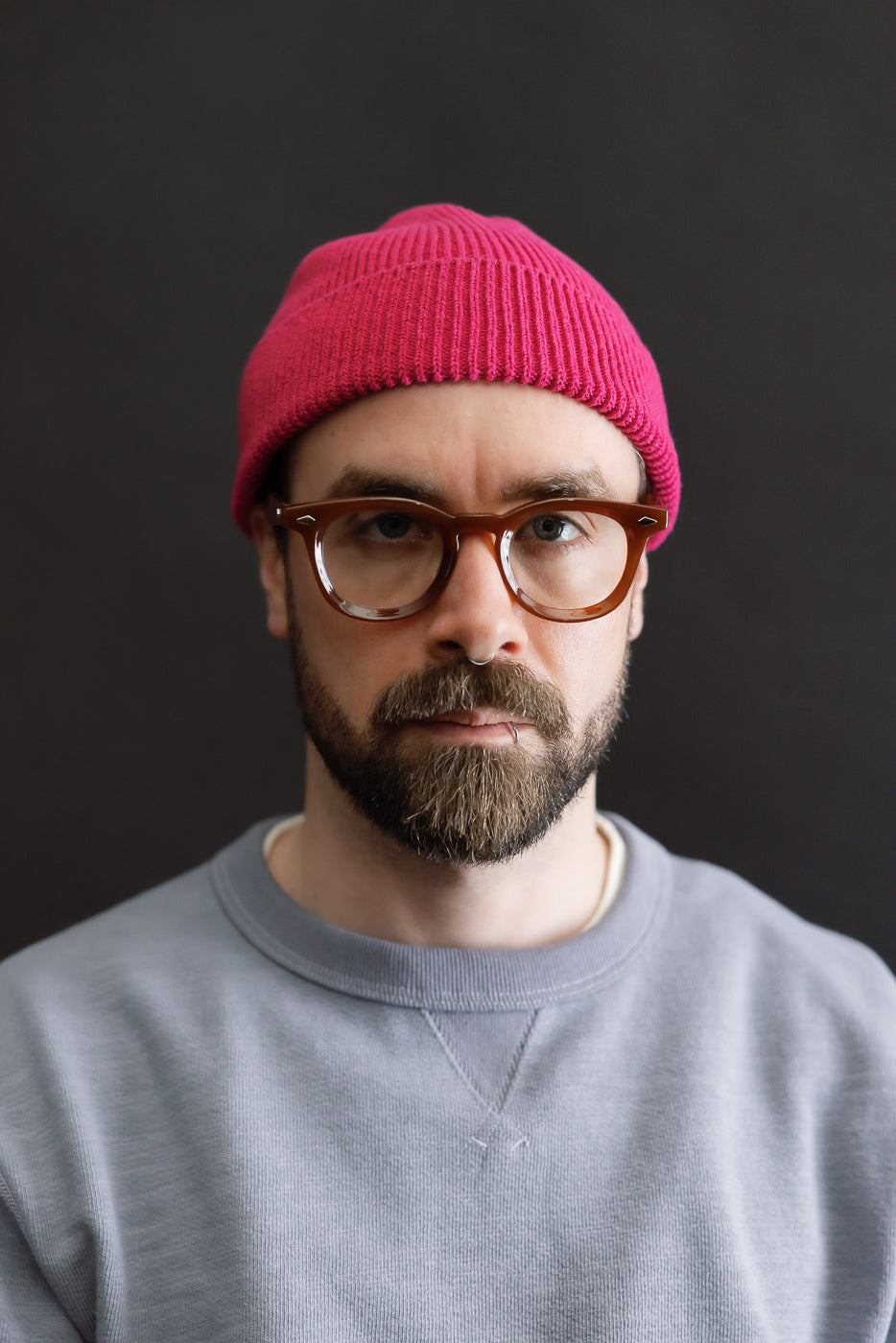 Front close-up of male model, 5'9
