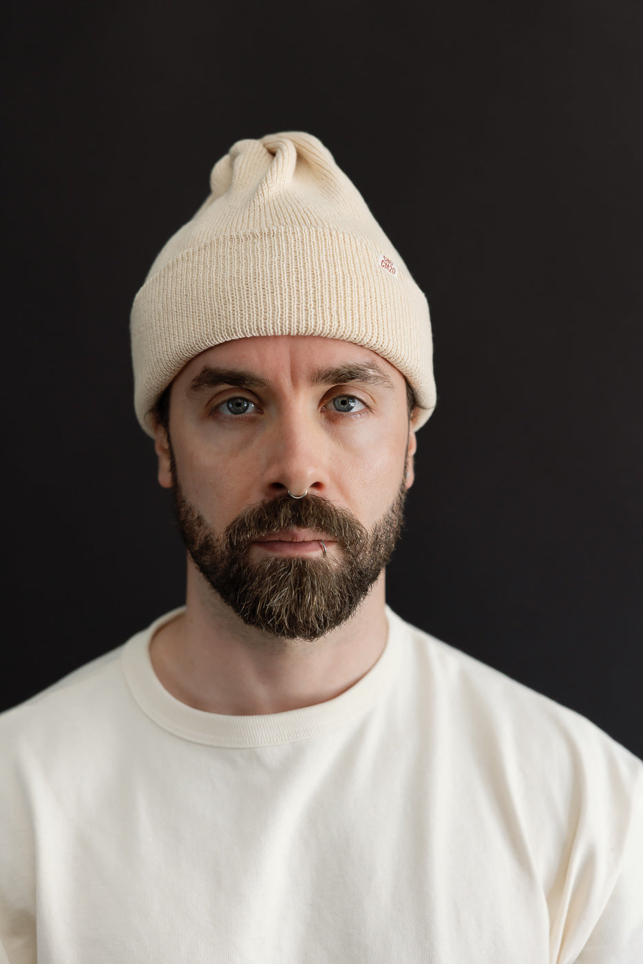 Front view close-up of a male model, 5'9