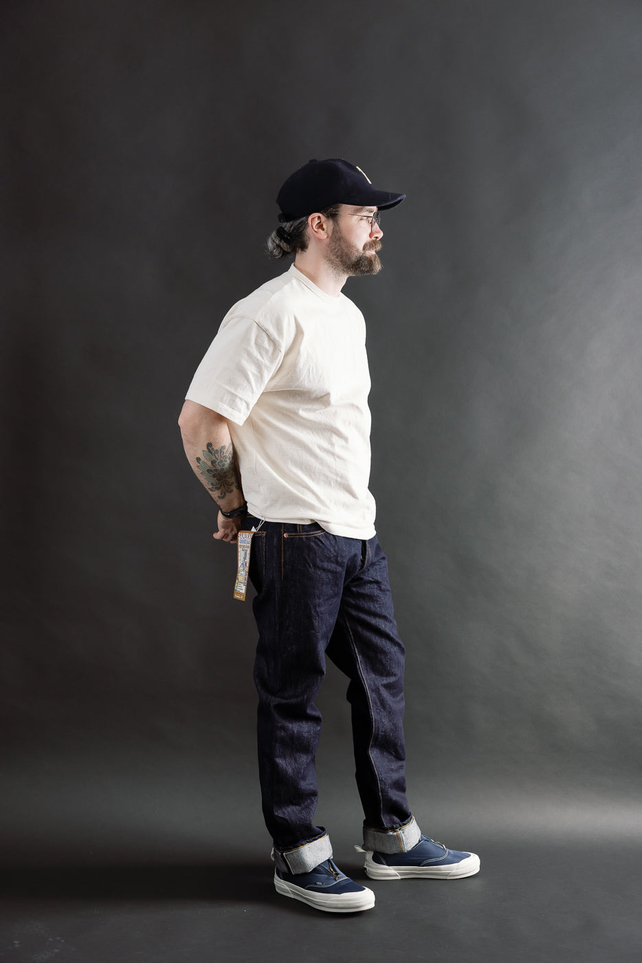 Full body side view of male model, 5'9