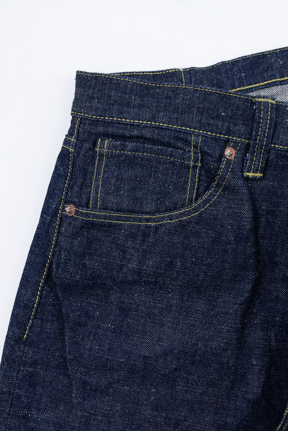 Close-up of front left hip and pocket, Samurai s2000hxii 15.8oz selvedge denim jeans, yellow stitching