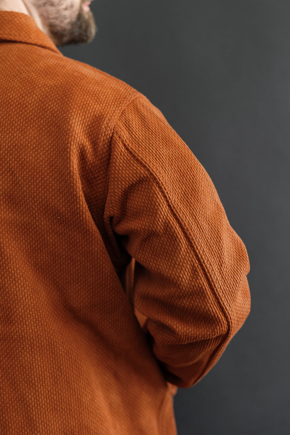 Close-up of a male model (5'9