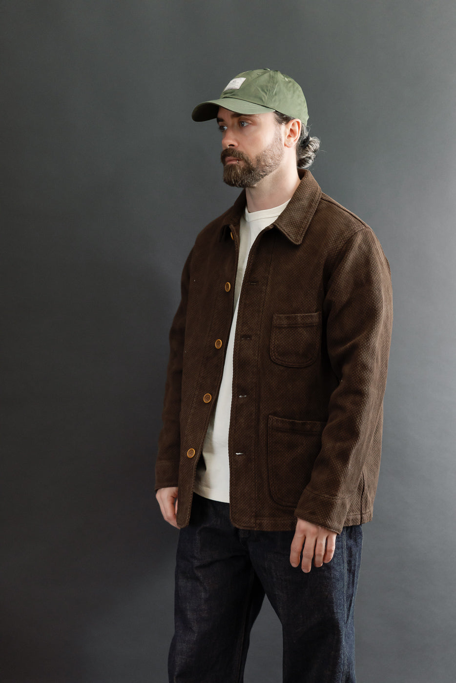 Full body front view of a male model, 5'9