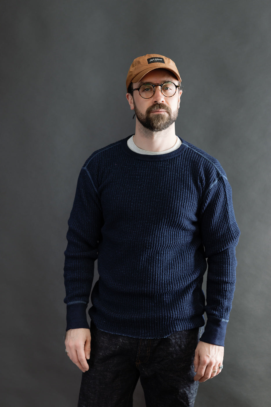 Front view, male model 5'9