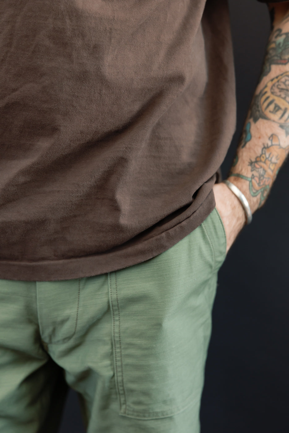 Close-up front view of male model (5'9