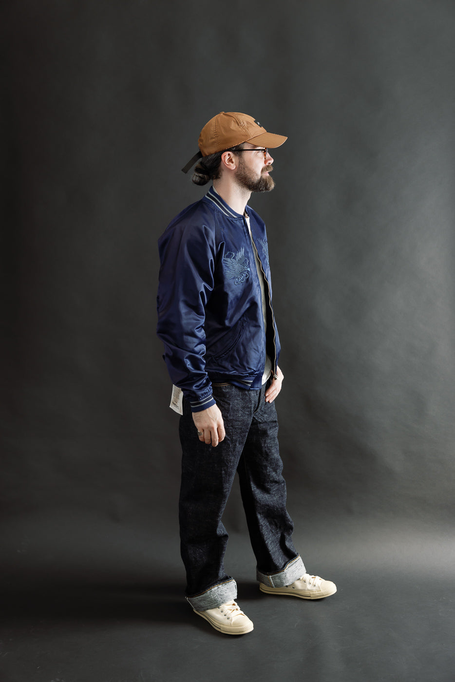 Full body side view of male model 5'9