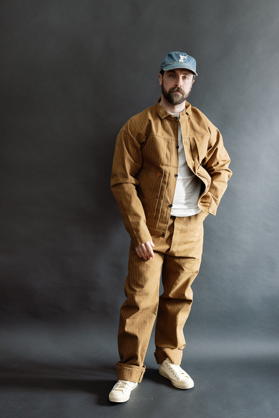 Full body front view of male model, 5'9