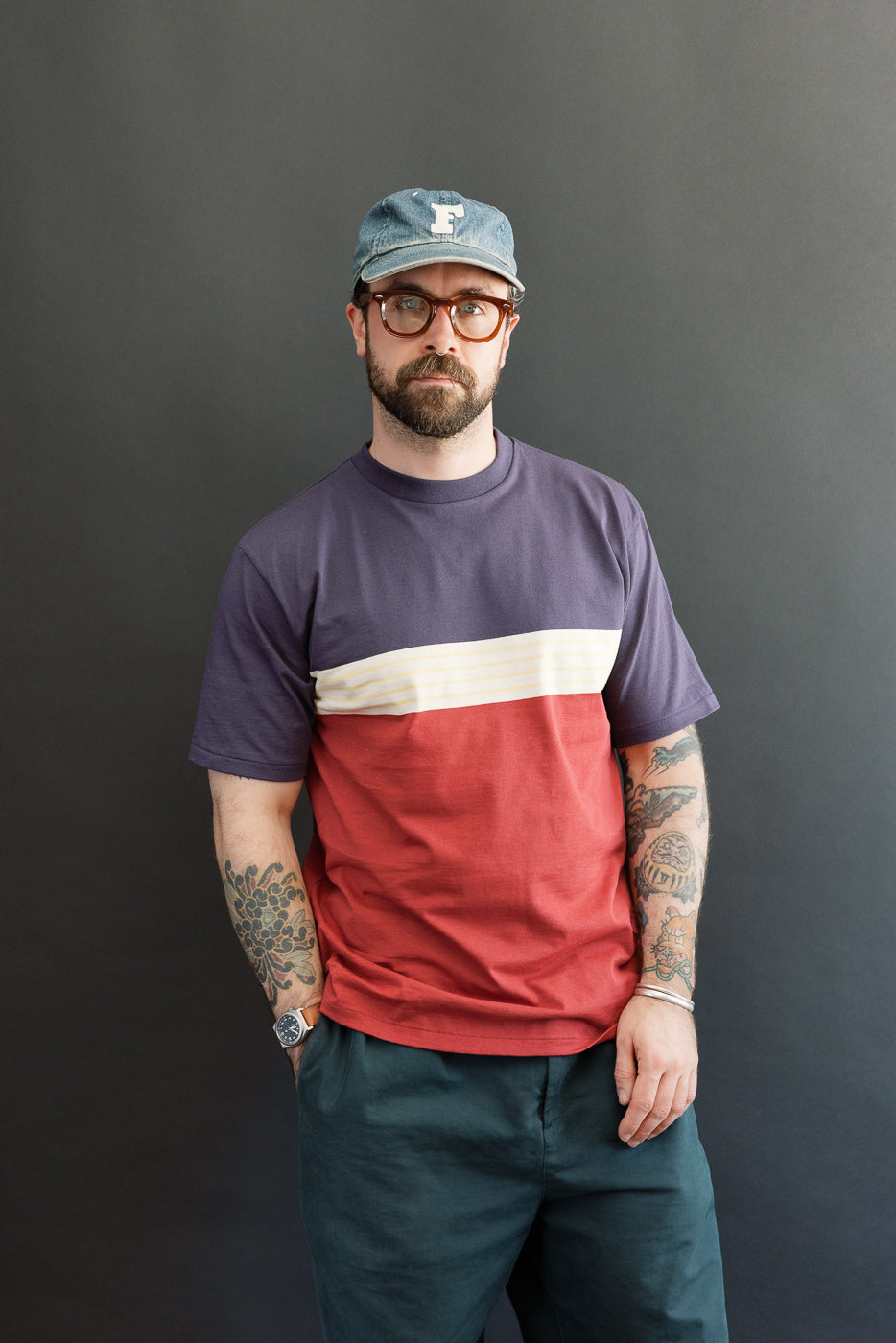 Full body front view: male model, 5'9