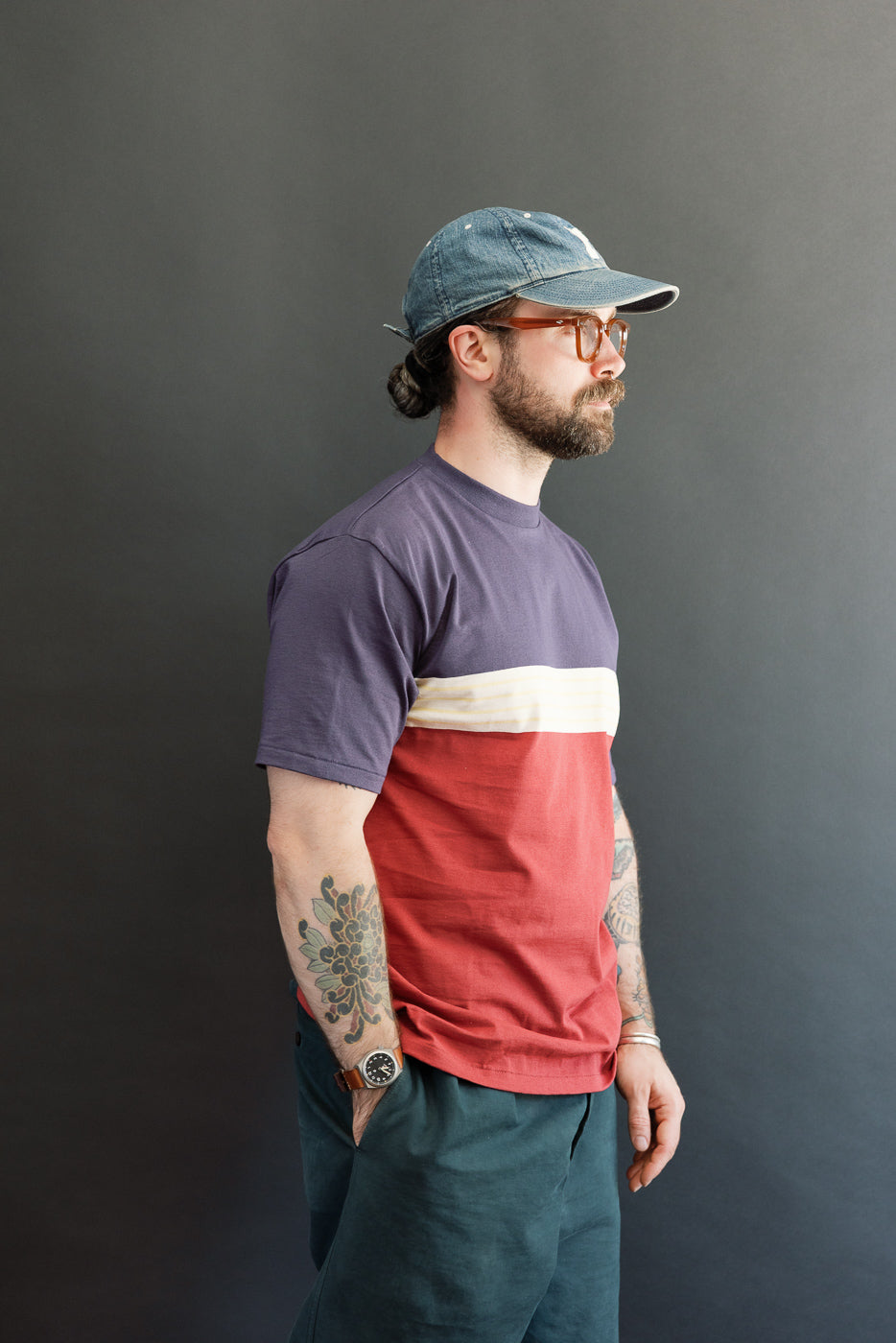 Profile view of male model, 5'9