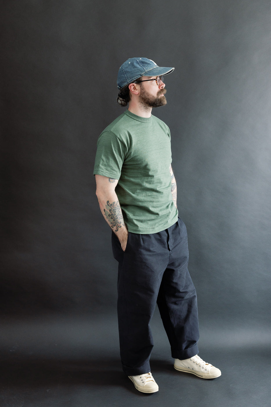 Full body side view of male model, 5'9