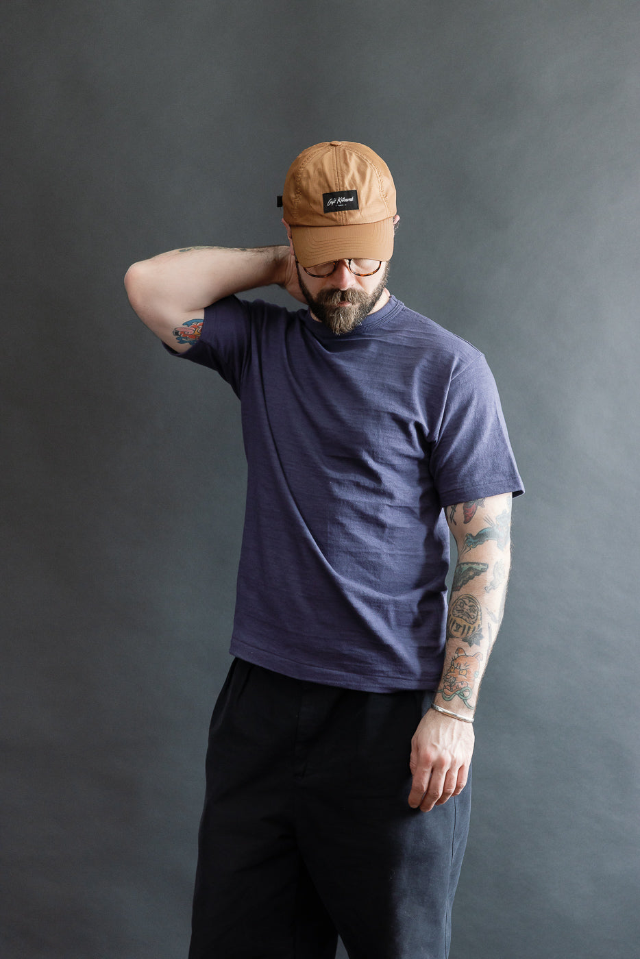 Front view, male model 5'9