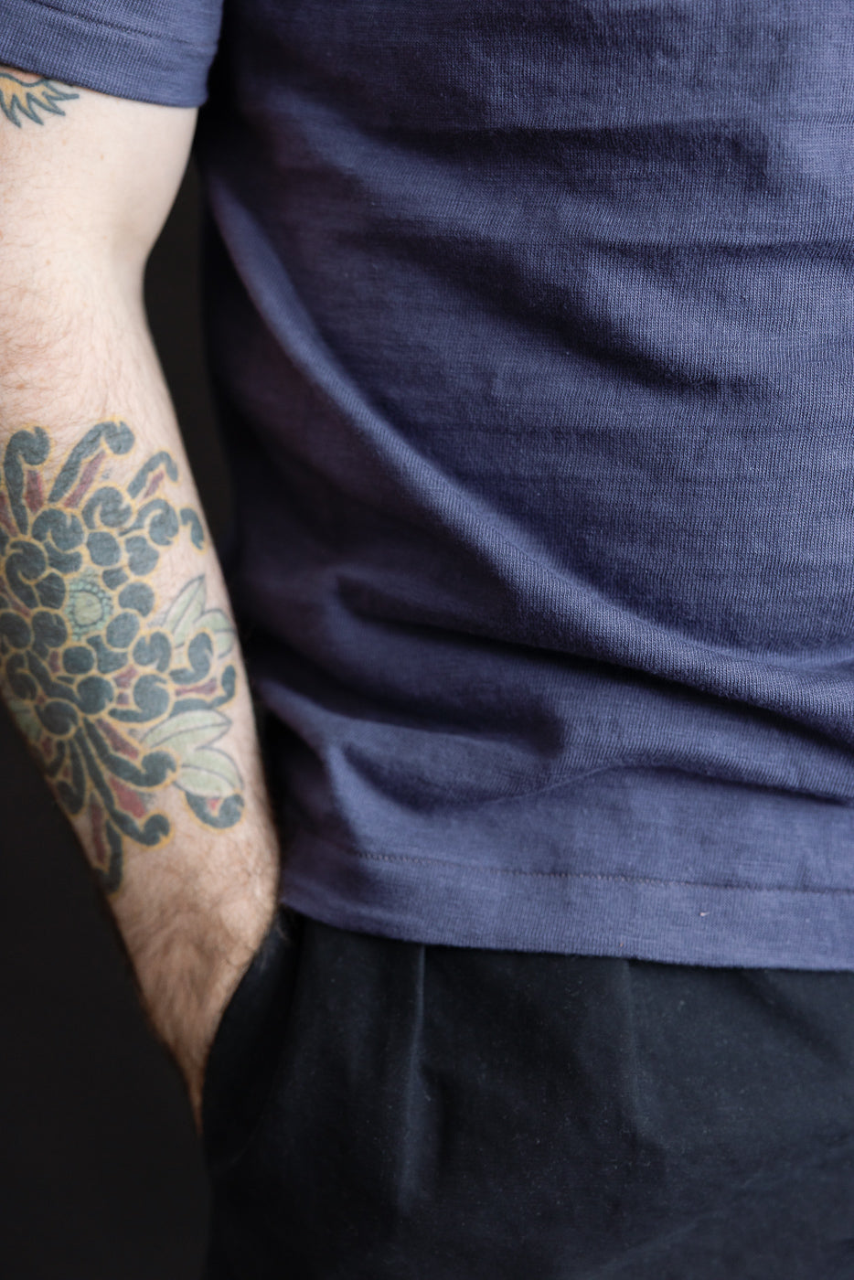 Close-up of male model, 5'9