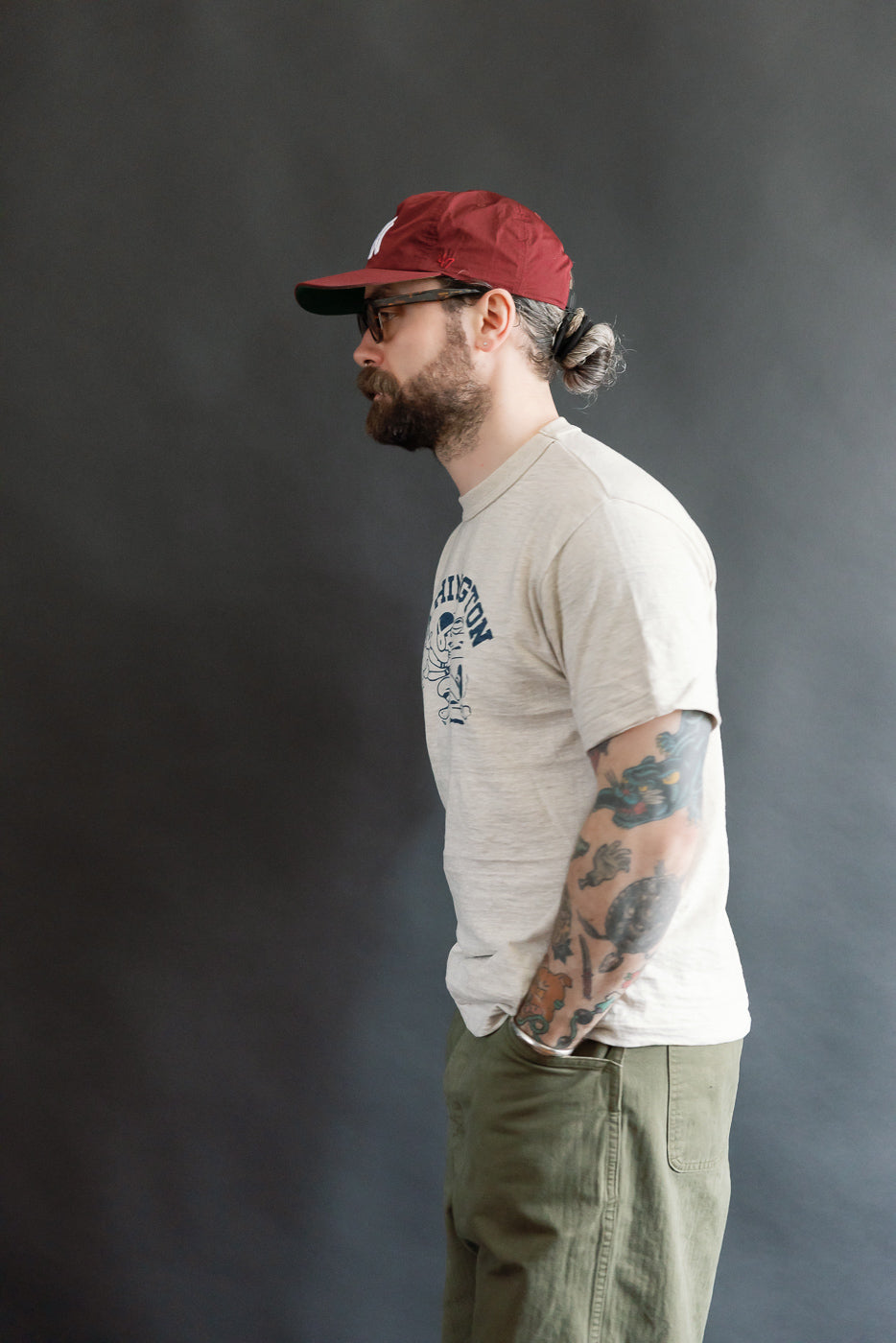 Side view of male model, 5'9