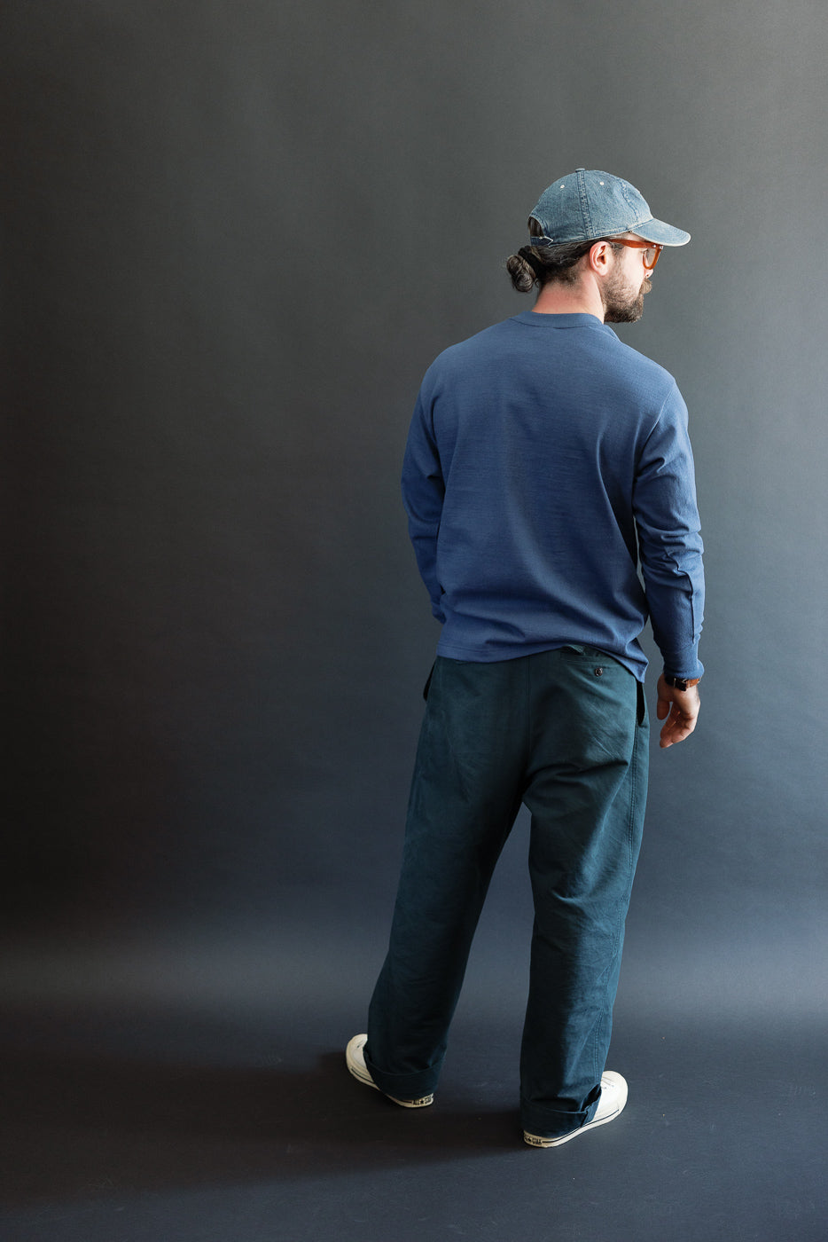 Full body back view of a male model, 5'9