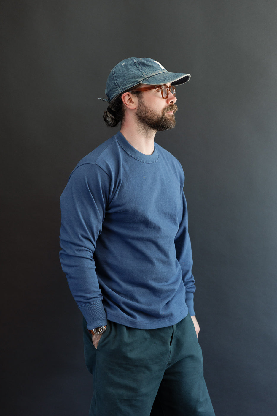 Full side view of a male model, 5'9