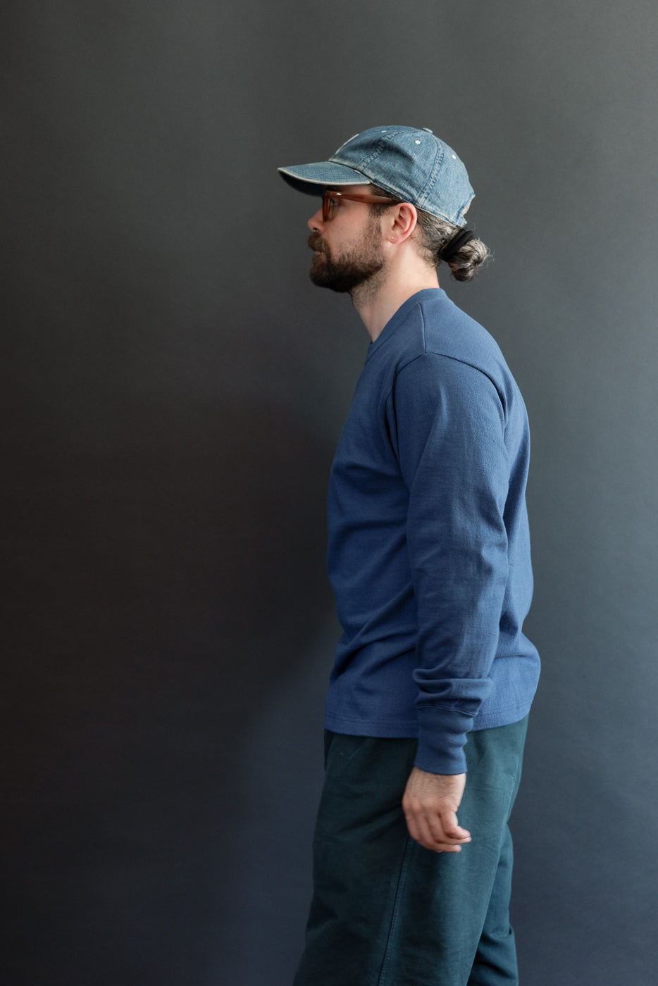 Side profile, full body view of a 5'9