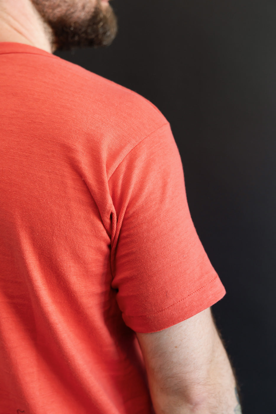 Close-up of a male model (5'9
