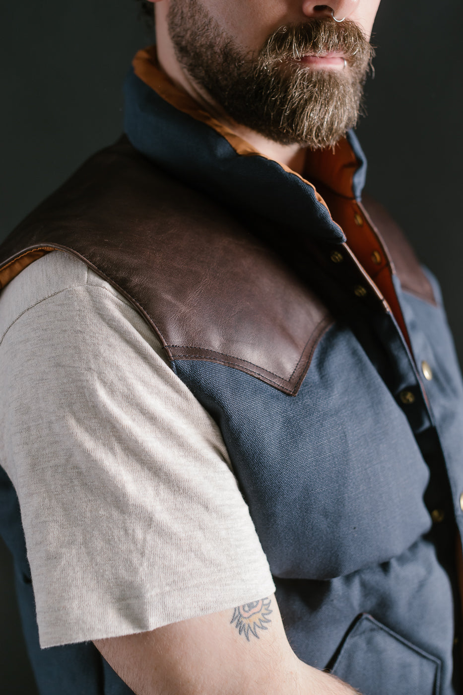 Lot 2223 - Rocky Mountain x Warehouse Canvas Down Vest - Navy
