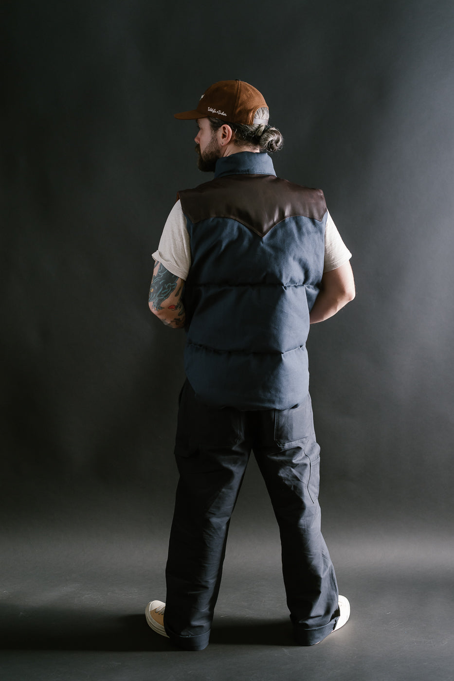 Lot 2223 - Rocky Mountain x Warehouse Canvas Down Vest - Navy