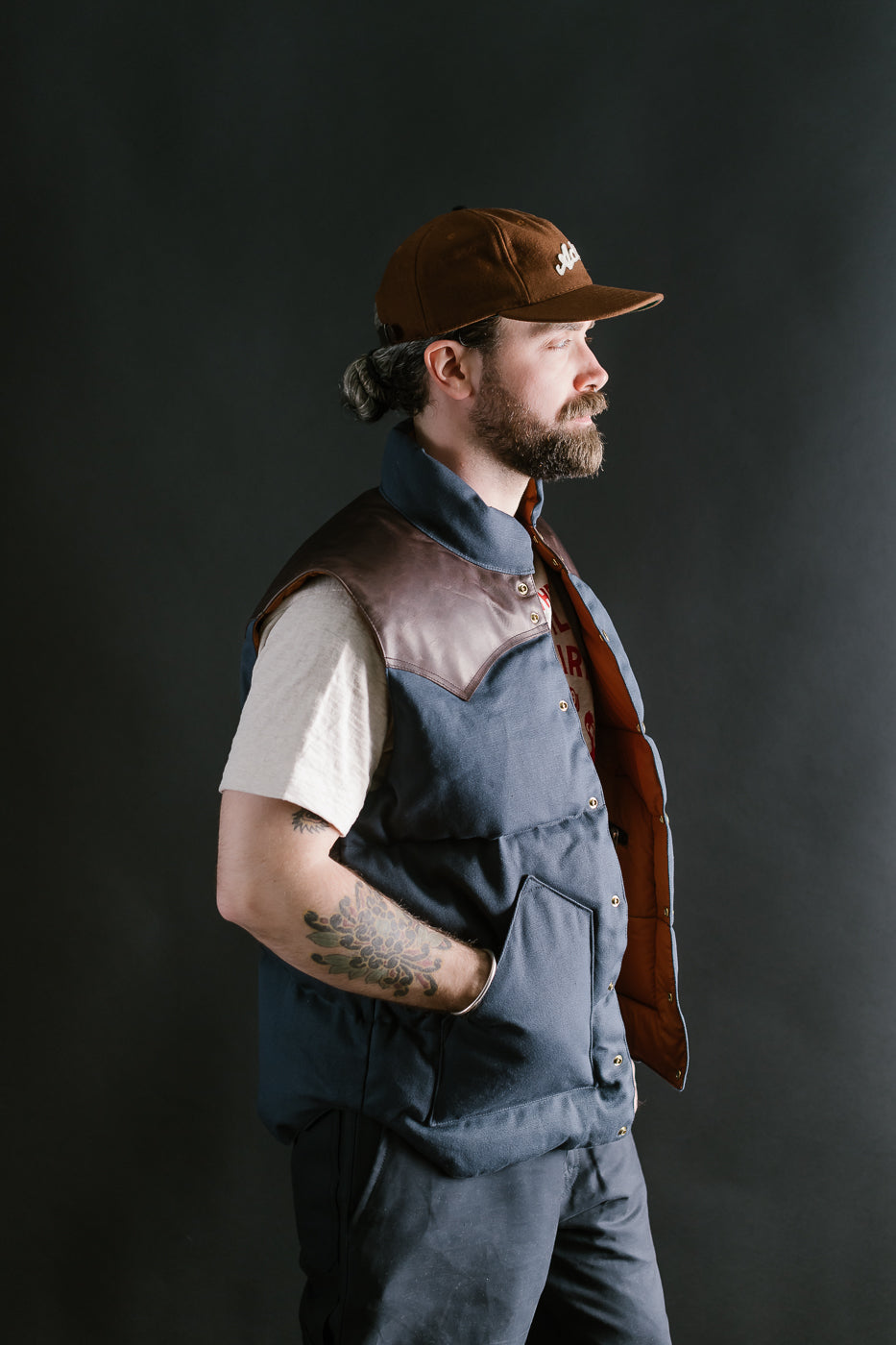Lot 2223 - Rocky Mountain x Warehouse Canvas Down Vest - Navy