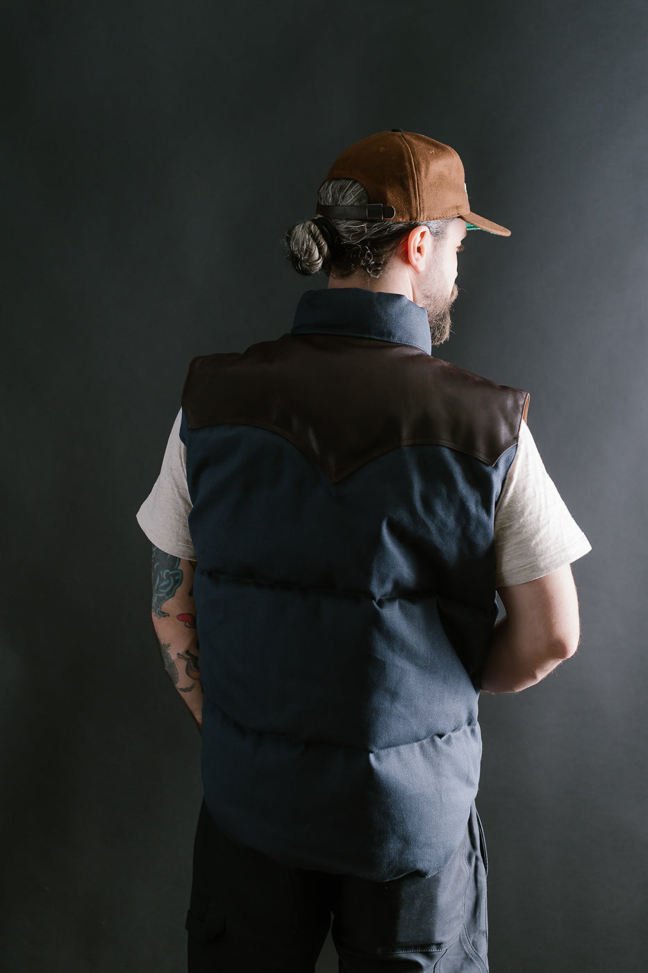 Lot 2223 - Rocky Mountain x Warehouse Canvas Down Vest - Navy