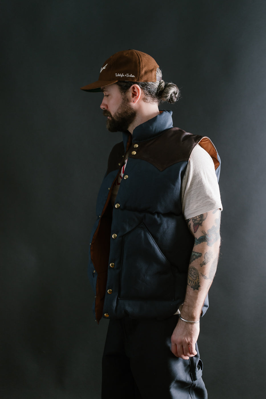 Lot 2223 - Rocky Mountain x Warehouse Canvas Down Vest - Navy