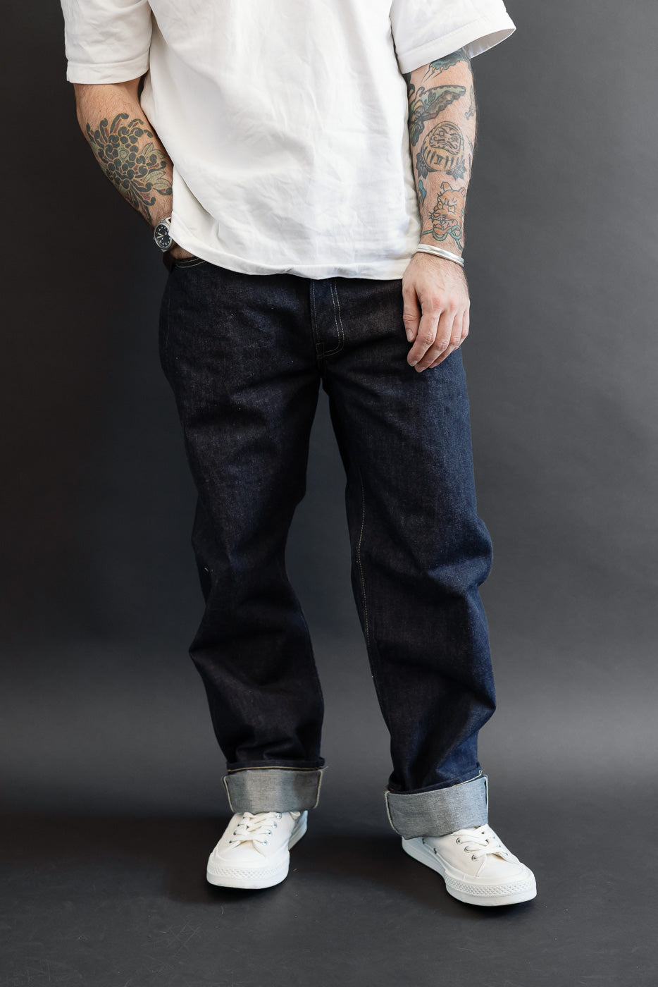Full body front view of a male model, 5'9
