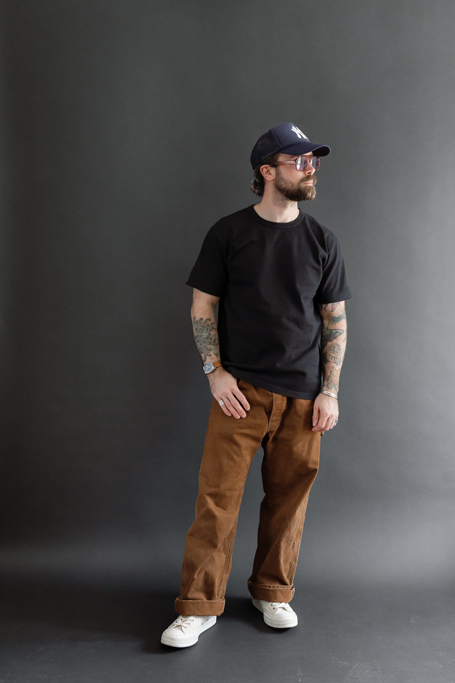Full body front view of a 5'9
