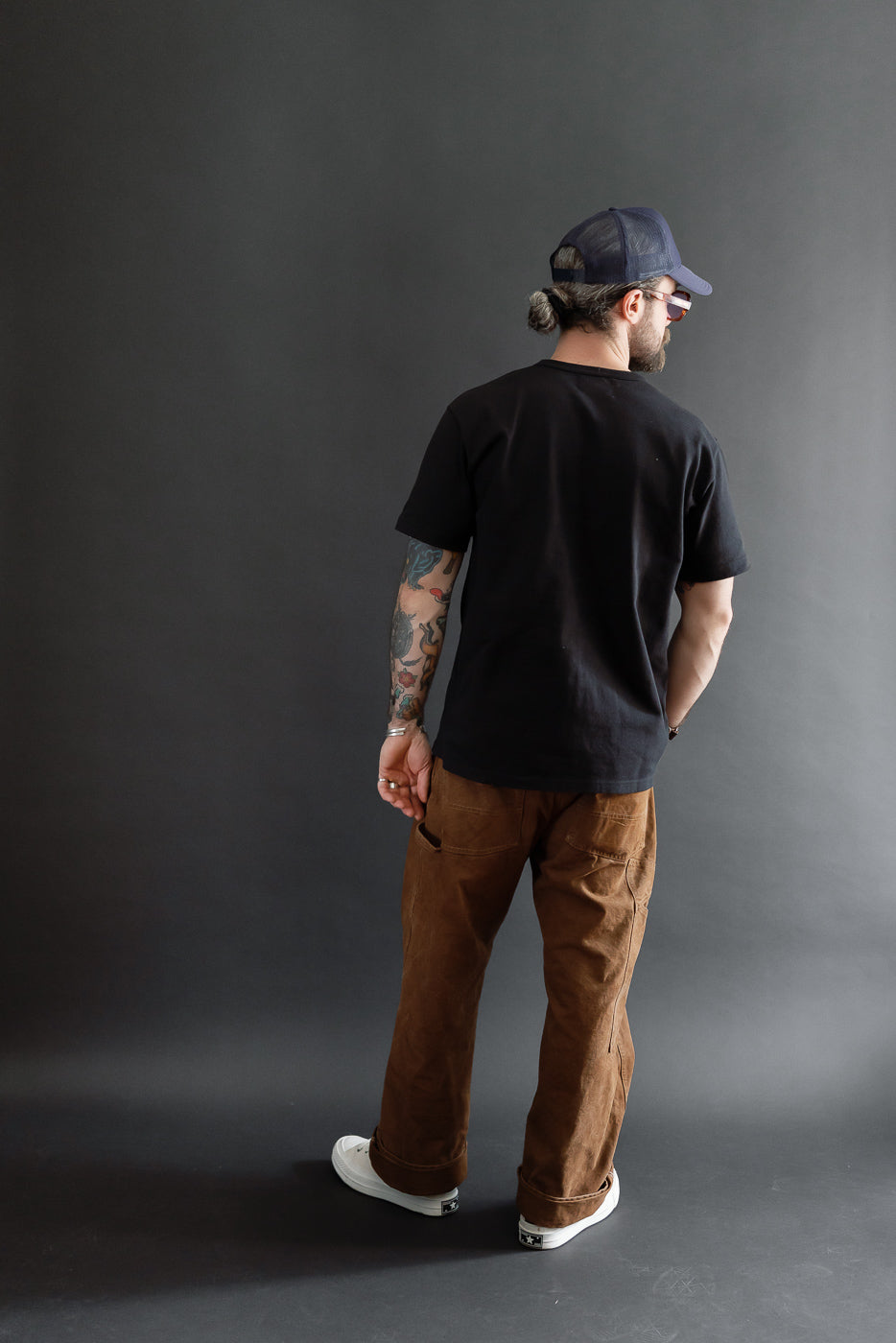 Full body back view of a 5'9
