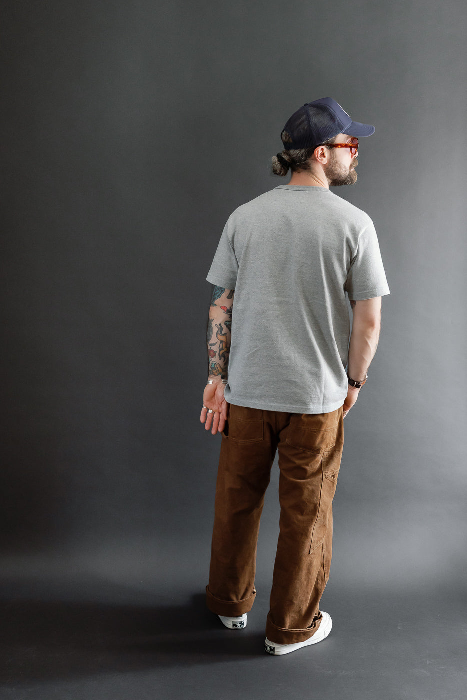 Back view, full body of a 5'9