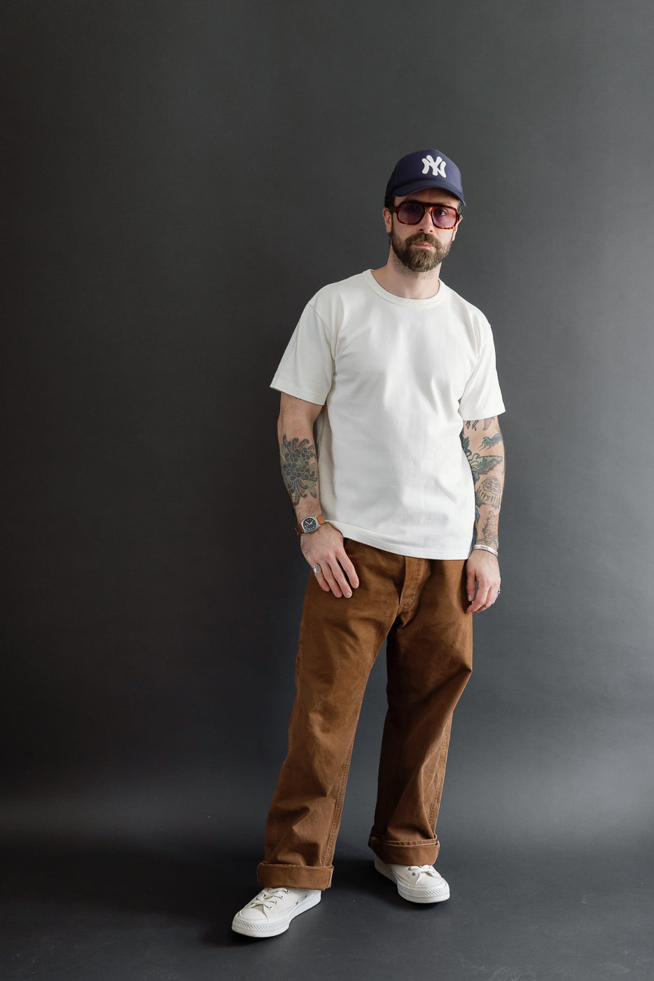Full body front view of a 5'9