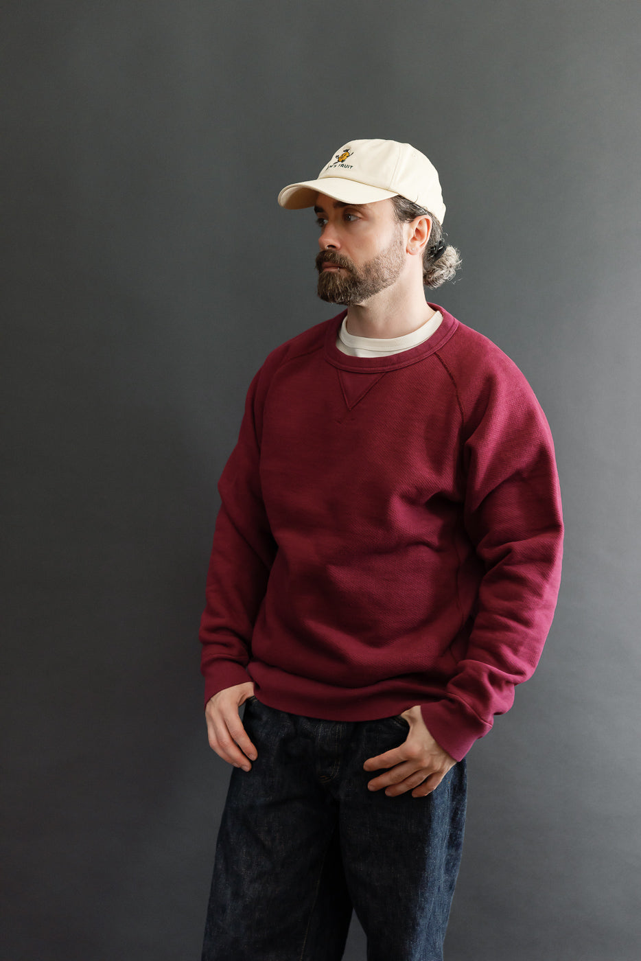 Front view of a male model, 5'9