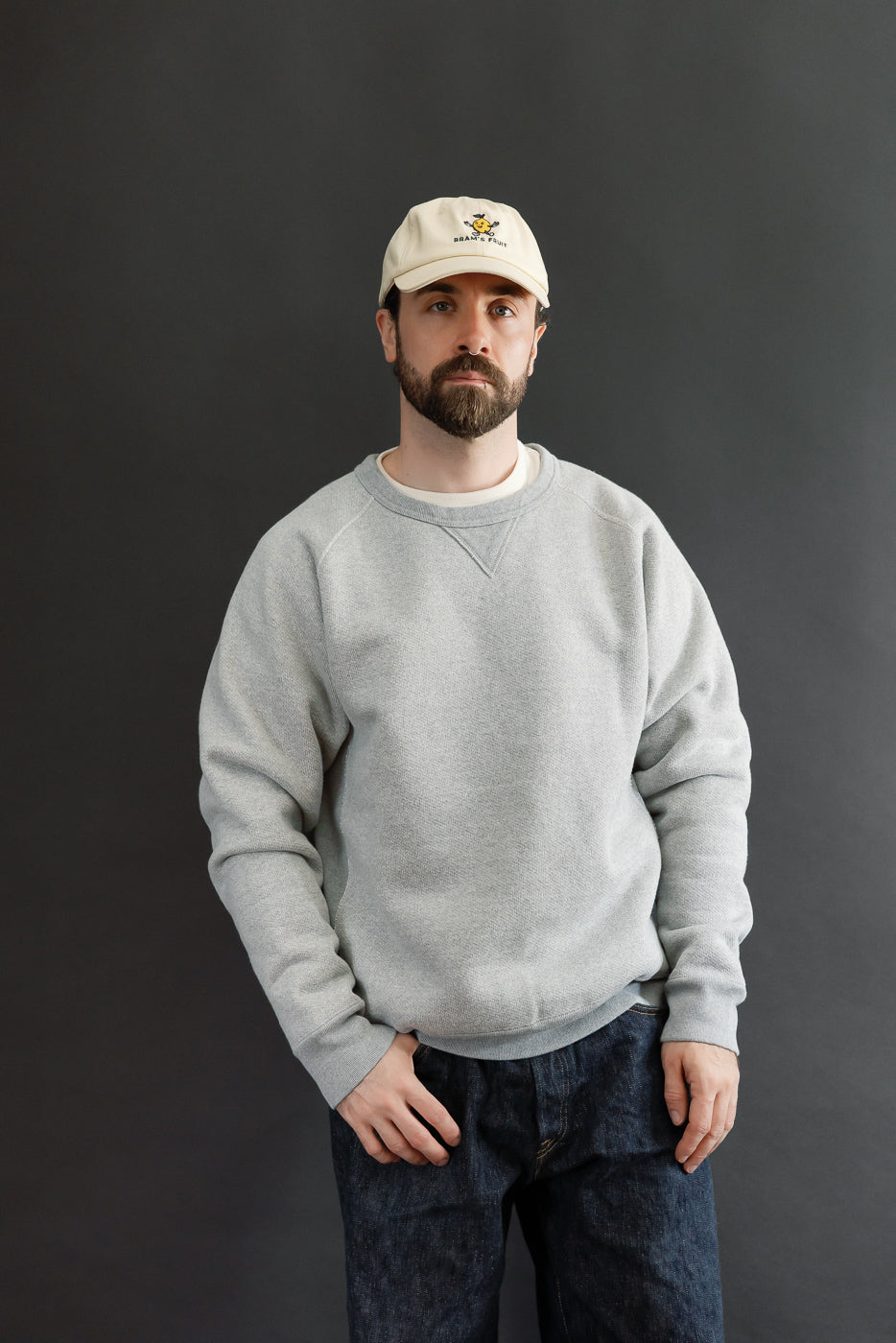 Front view of male model, 5'9