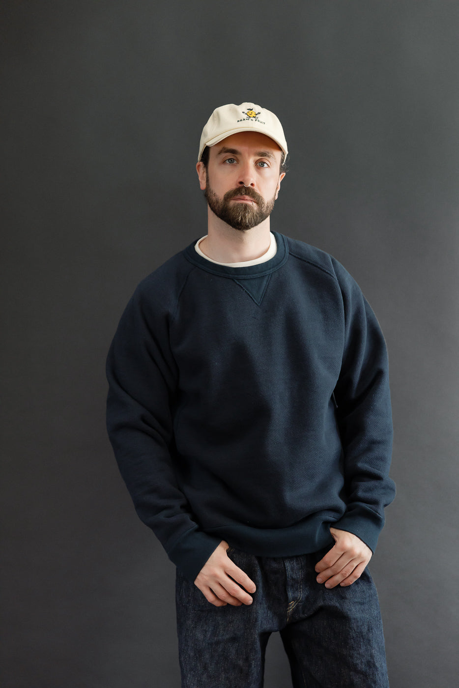 Front view of a male model, 5'9