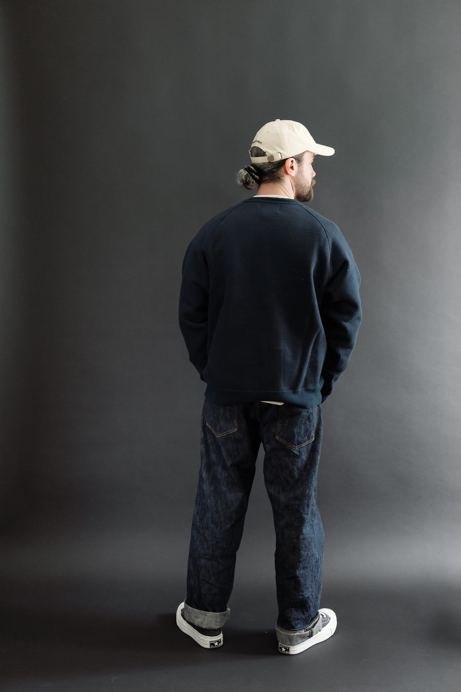 Full body back view of male model, 5'9