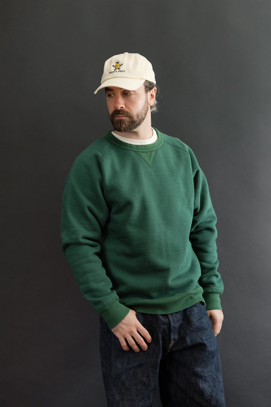 Full body front view: male model, 5'9