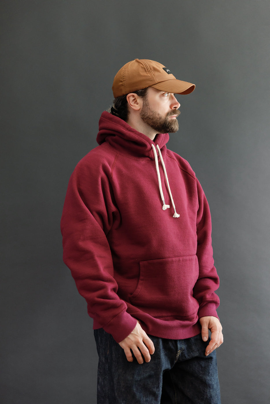 Side view of male model, 5'9
