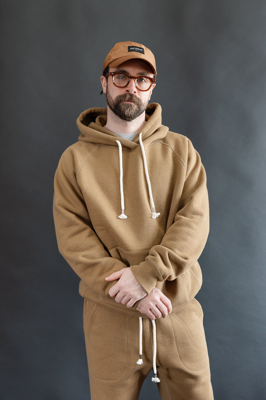 Front view, mid-length shot of male model 5'9